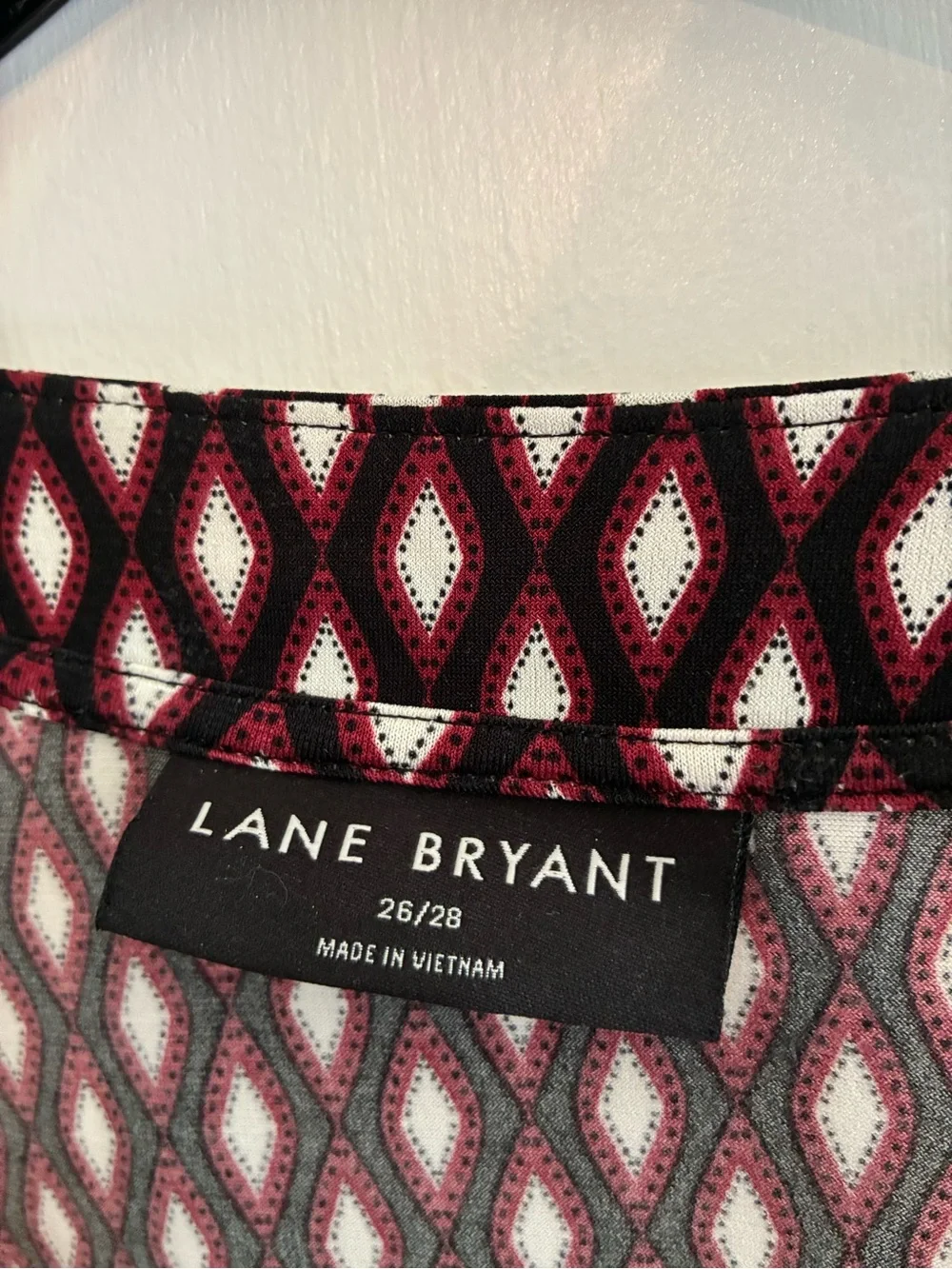 Lane Bryant Burgundy and Cream Geometric V-Neck Long Sleeve Top 26/28